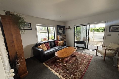 Photo of property in 1/20 Fulford Street, New Plymouth, 4310