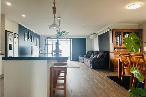 Photo of property in 10 Hopuni Way, Takanini, 2112