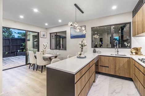 Photo of property in 12a Range View Road, Mount Albert, Auckland, 1025