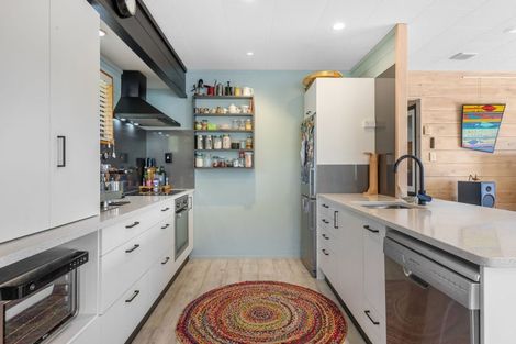 Photo of property in 15 Ranui Street, Waikawa, Picton, 7220