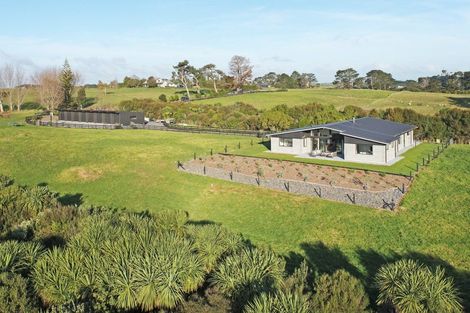 Photo of property in 82b Boyd Road, Clarks Beach, Pukekohe, 2679