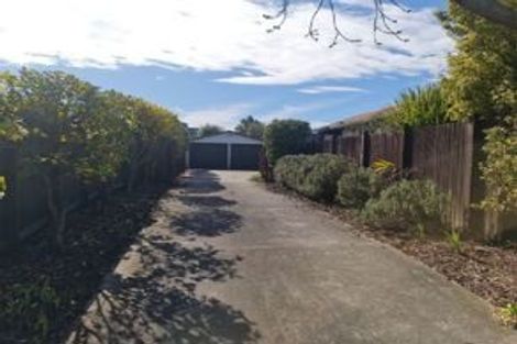 Photo of property in 3 Strack Place, Redwood, Christchurch, 8051