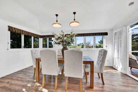 Photo of property in 27 Saxton Road, Upper Vogeltown, New Plymouth, 4310