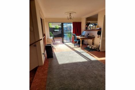 Photo of property in 1 Paulownia Place, Totara Heights, Auckland, 2105