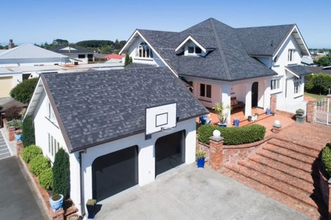 Photo of property in 13 Victoria Street, Hawera, 4610