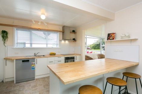 Photo of property in 18 Gisborne Terrace, Opunake, 4616