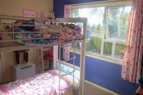 Photo of property in 1 Malters Place, Browns Bay, Auckland, 0630