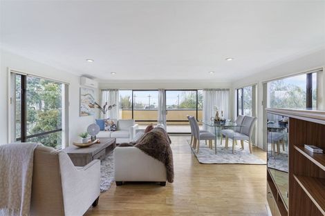 Photo of property in 2/27 Macleans Road, Bucklands Beach, Auckland, 2014