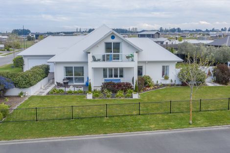 Photo of property in 3 Te Wairewa Street, Pegasus, 7612