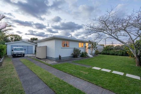 Photo of property in 24 Tramway Road, Beach Haven, Auckland, 0626