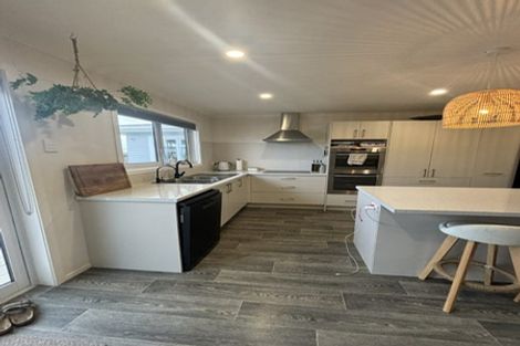 Photo of property in 14 Turakina Street, Merrilands, New Plymouth, 4312