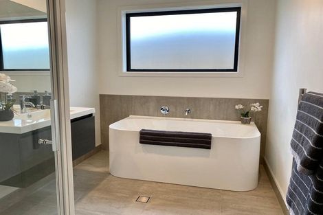 Photo of property in 55 Corriedale Road, Jacks Point, 9371