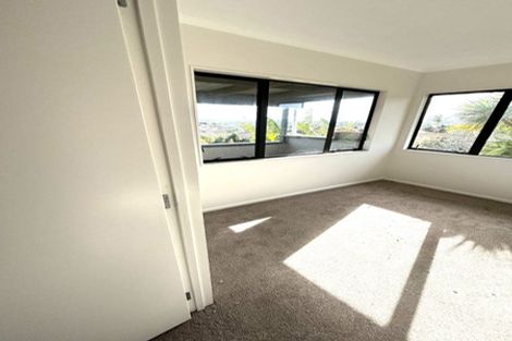 Photo of property in 14 Arrowsmith Drive, Clover Park, Auckland, 2019