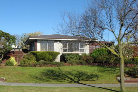 Photo of property in 63 Warren Crescent, Hillmorton, Christchurch, 8025