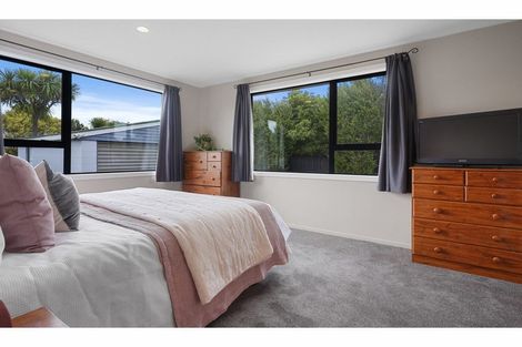 Photo of property in 135 Queenspark Drive, Parklands, Christchurch, 8083