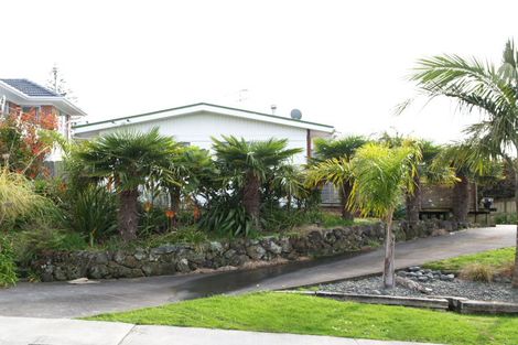 Photo of property in 37 Alexander Street, Cockle Bay, Auckland, 2014