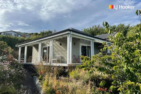 Photo of property in 3 Ngaio Street, Macandrew Bay, Dunedin, 9014