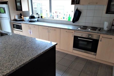 Photo of property in 27b Newnham Terrace, Upper Riccarton, Christchurch, 8041