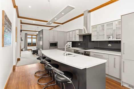 Photo of property in 12 Havelock Road, Hospital Hill, Napier, 4110