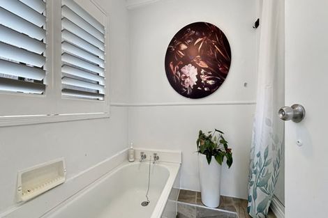 Photo of property in 2/5 Manaia Place, Mairangi Bay, Auckland, 0630