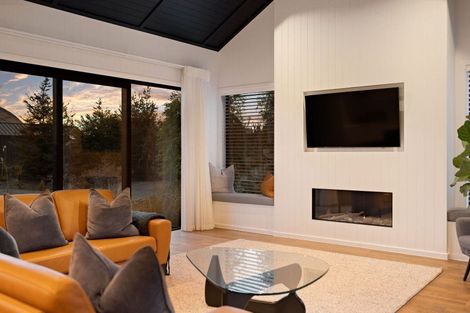 Photo of property in 2 Appin Court, Jacks Point, Queenstown, 9371