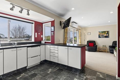 Photo of property in 11b Redwood Crescent, Hurdon, New Plymouth, 4310