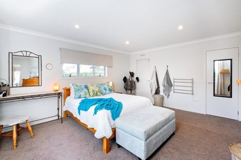 Photo of property in 6 Wellwood Terrace, Te Awanga, 4102