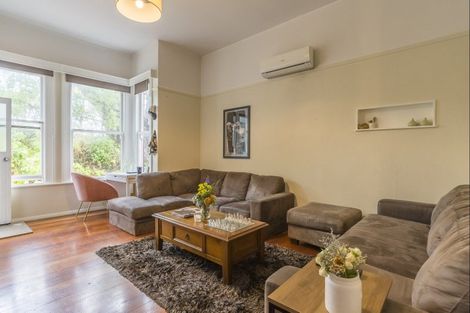 Photo of property in 51 Hawker Street, Mount Victoria, Wellington, 6011