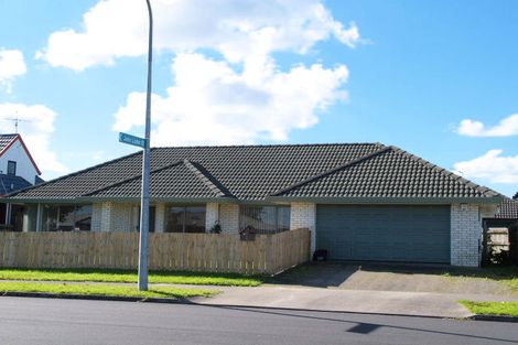 Photo of property in 1/51 Frank Nobilo Drive, Golflands, Auckland, 2013