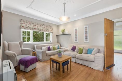 Photo of property in 5 Woodvale Grove, Fairfield, Lower Hutt, 5011