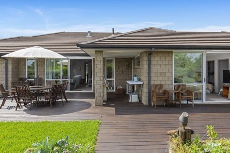 Photo of property in 16 Haden Place, Omokoroa, 3114