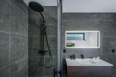 Photo of property in 1 Kamana Rise, Wanaka, 9382