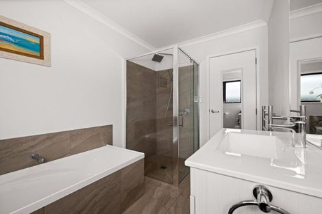 Photo of property in 9 Percy Berry Place, Havelock North, 4130