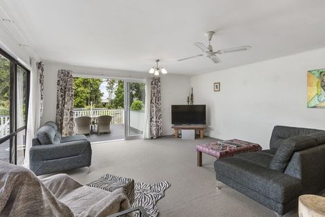 Photo of property in 28 Lowtherhurst Road, Massey, Auckland, 0614