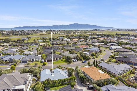 Photo of property in 43 Quadrant Heights, Paraparaumu, 5032