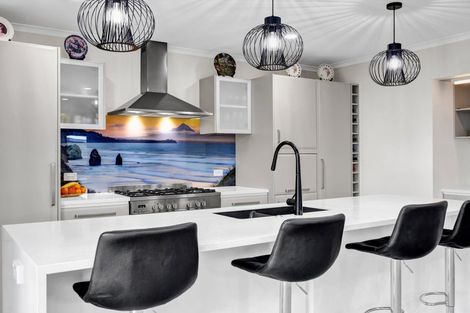 Photo of property in 19 Dolphin Parade, Bell Block, New Plymouth, 4312