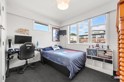 Photo of property in 58 Wai-iti Crescent, Woburn, Lower Hutt, 5010