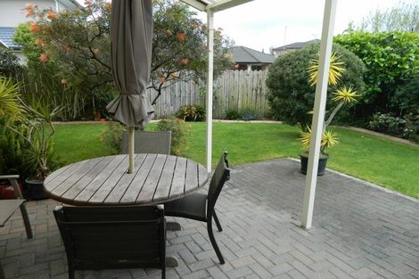 Photo of property in 41a Riverstone Road, Te Atatu Peninsula, Auckland, 0610