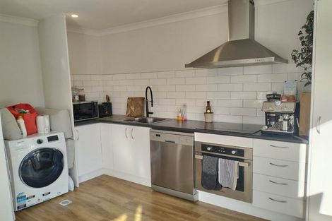 Photo of property in 2 Ara Paripari, Tawa, Wellington, 5028