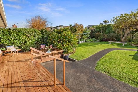 Photo of property in 98 Hebron Road, Waiake, Auckland, 0630
