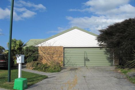 Photo of property in 17 Checketts Place, Papamoa Beach, Papamoa, 3118