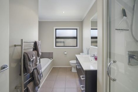 Photo of property in 59 Rosalie Terrace, Kelvin Grove, Palmerston North, 4414