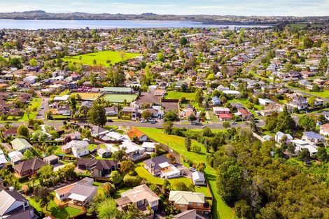 Photo of property in 17 Matipo Road, Te Atatu Peninsula, Auckland, 0610