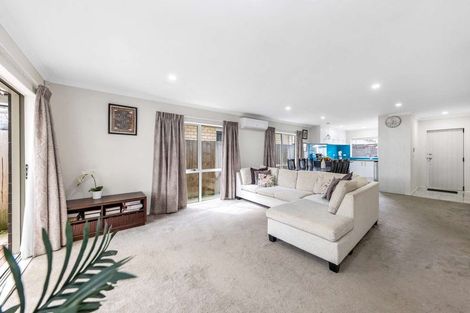 Photo of property in 16 Dolbel Place, Mangere East, Auckland, 2024