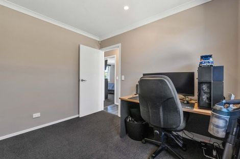 Photo of property in 63 Domett Street, Waitara, 4320