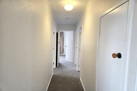 Photo of property in 2/56 Cockayne Crescent, Sunnynook, Auckland, 0620