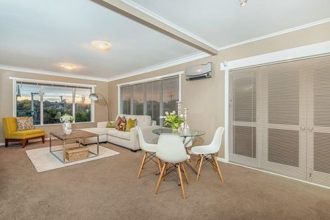 Photo of property in 1/16 Howard Road, Northcote, Auckland, 0627