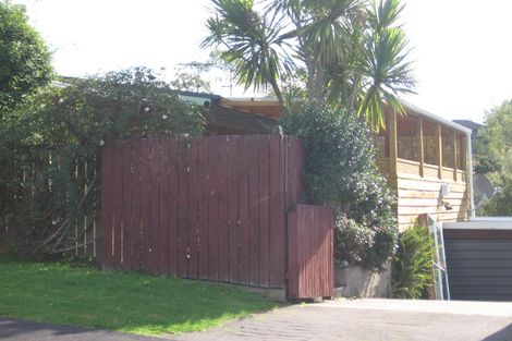 Photo of property in 24 Fairmount Road, Titirangi, Auckland, 0604