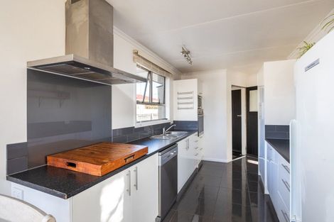 Photo of property in 3 Karaka Street, Inglewood, 4330