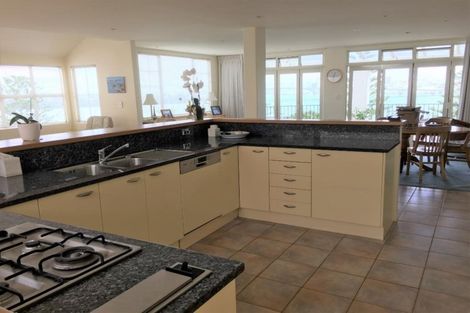 Photo of property in 1a Tizard Road, Birkenhead, Auckland, 0626